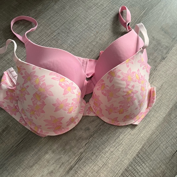 Hurley Other - Hurley Tshirt Bra lot of 2